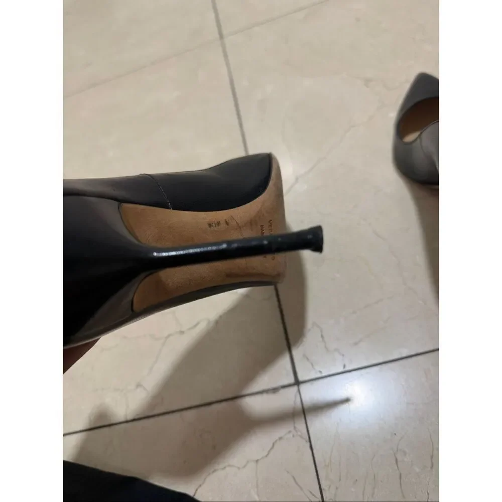 Manolo Blahnik black pump heels leather size 37